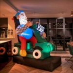 Indoor Abraham op scootmobiel