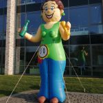 Halve Sarah opblaaspop Feestend