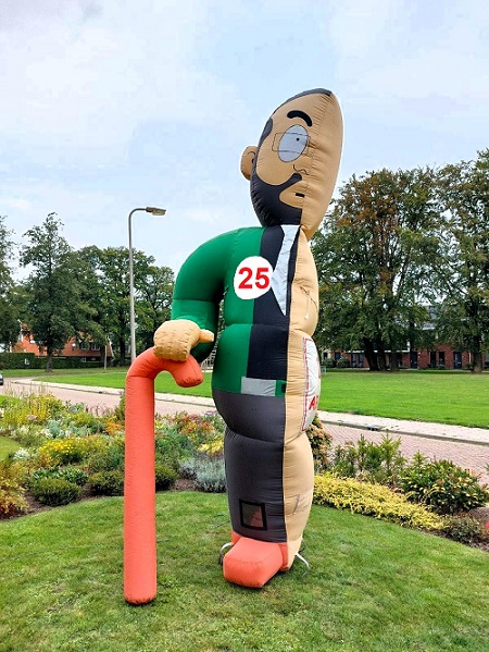 Halve Abraham pop met stok opblaas