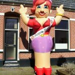 Sarah opblaaspop vrolijk