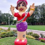 Sarah opblaaspop vrolijk