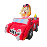 Sarah opblaas pop in Auto