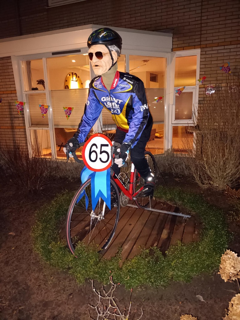 Opblaaspop pensioen Hoera dame - Afbeelding 15