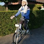 Ooievaar op nest met ei