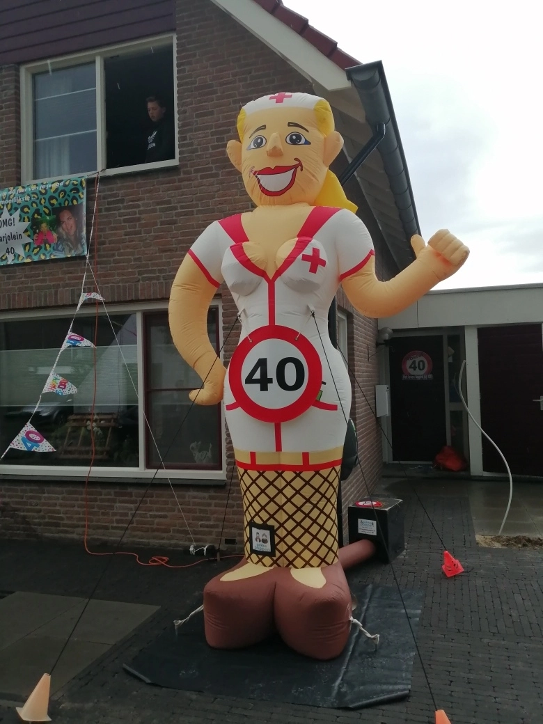 Sarah opblaaspop Zuster - Afbeelding 4