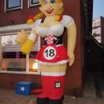 Sarah opblaaspop Tirol