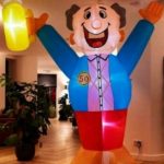 Indoor Abraham Juichend