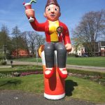 Halve Sarah opblaaspop Feestend