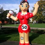 Halve Sarah opblaaspop Feestend