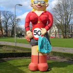 Halve Sarah opblaaspop Feestend