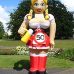 Halve Sarah opblaaspop Feestend