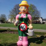 Sarah opblaaspop Tuinvrouw