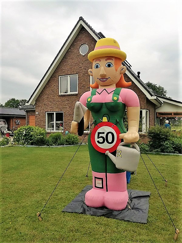 Sarah opblaaspop Tuinvrouw - Afbeelding 3