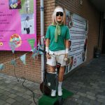 Ooievaar op nest met ei